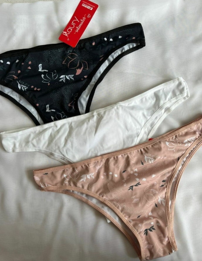 Vedetina Kaury intimates