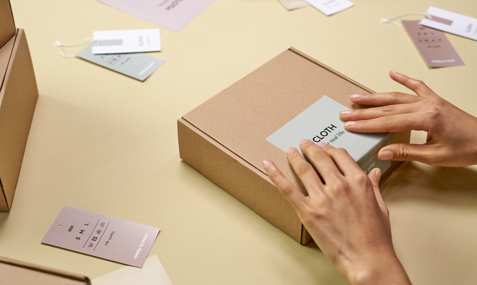 Preparando pedidos con cajas