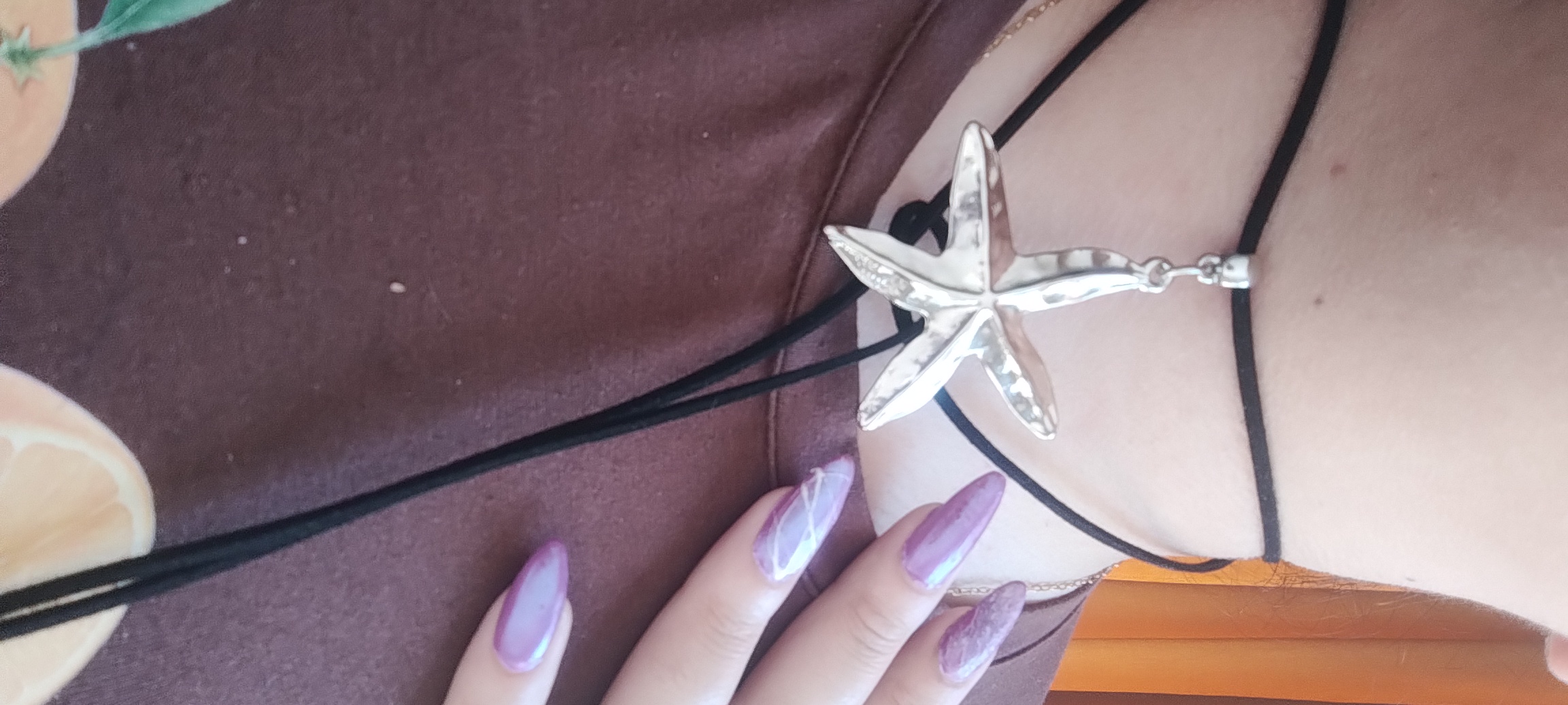 Collar choker con dije de estrella