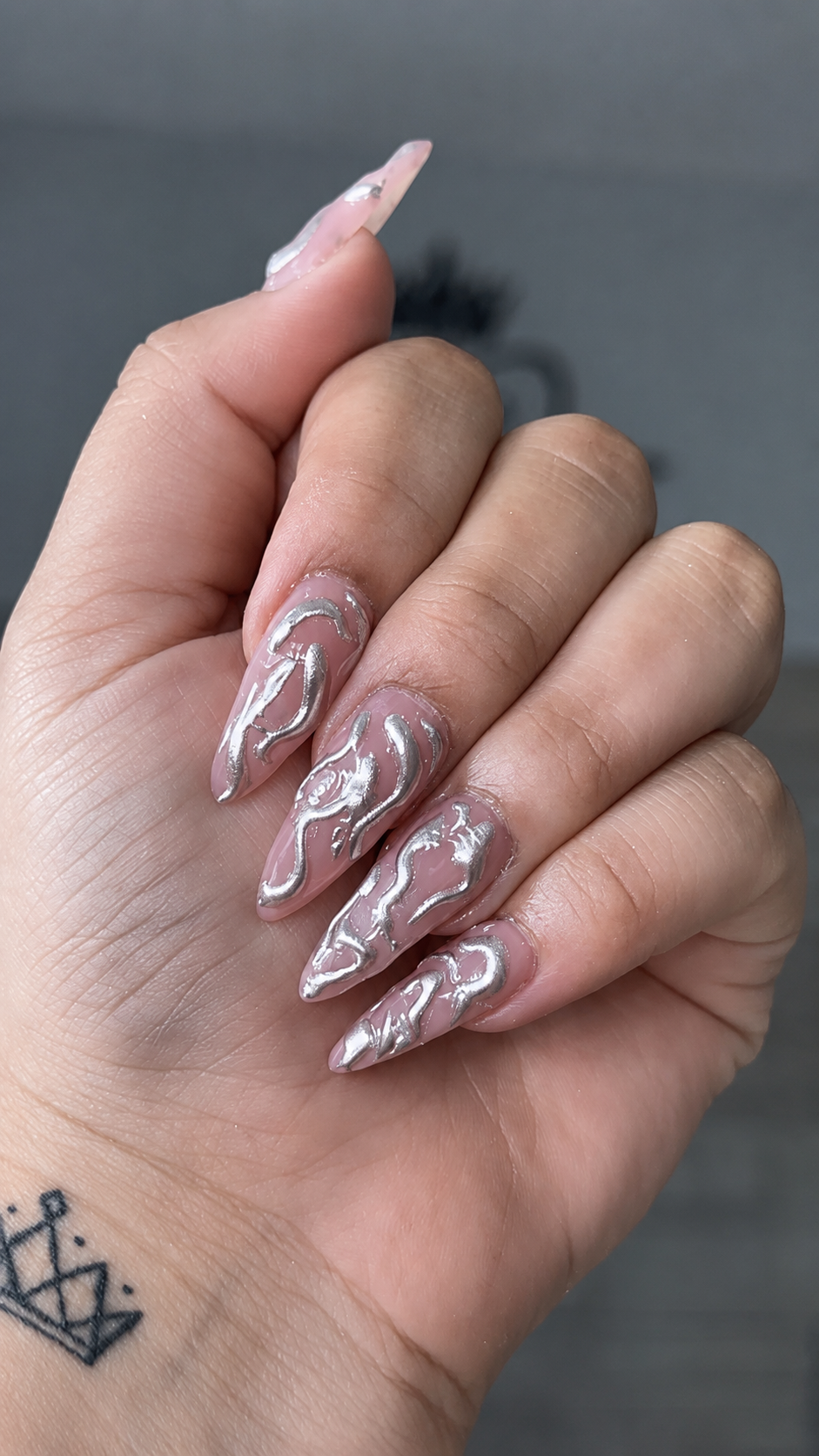 Uñas Soft Gel con Diseño Mármol Plateado