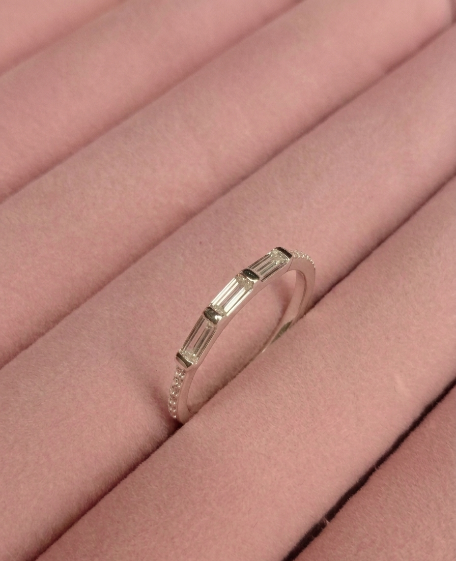 Anillo linea cubic