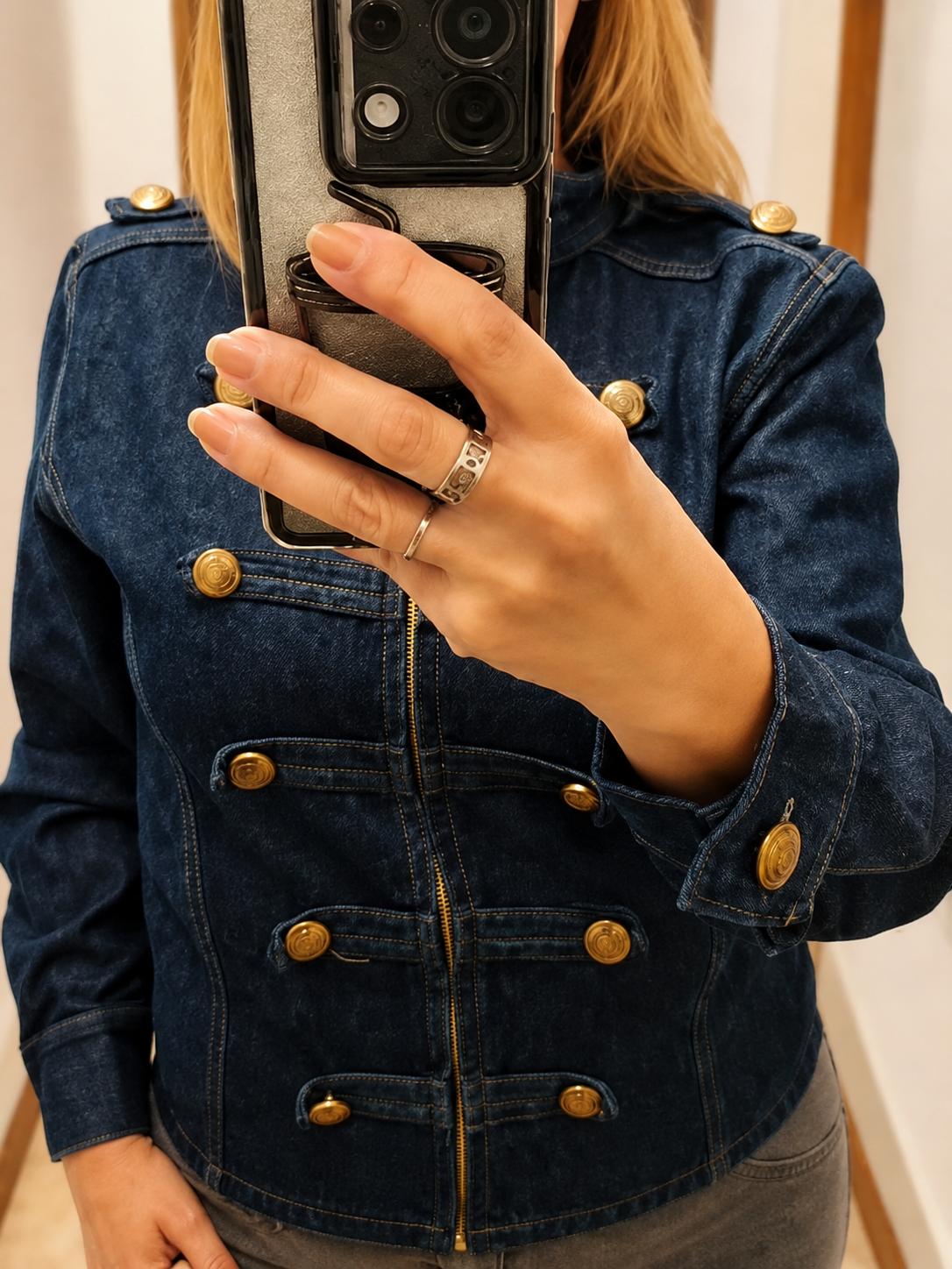 Chaqueta Denim Militar con Botones Dorados